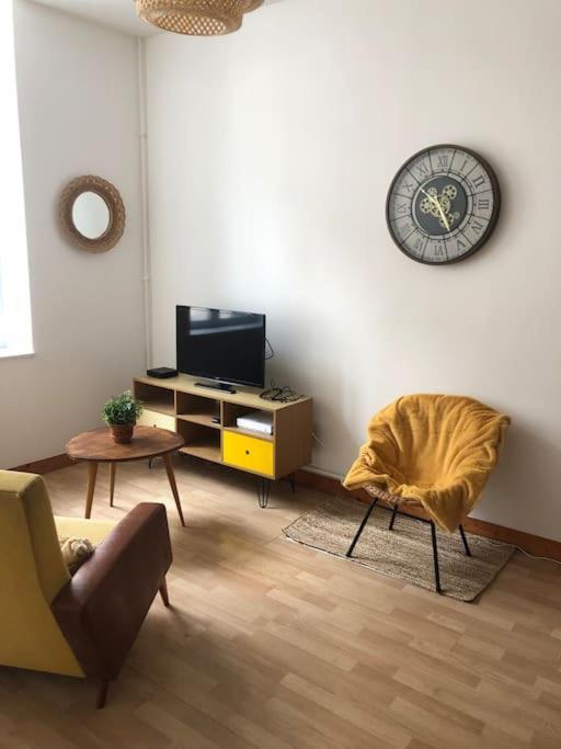 Appartement En Duplex A Auxonne Exterior foto